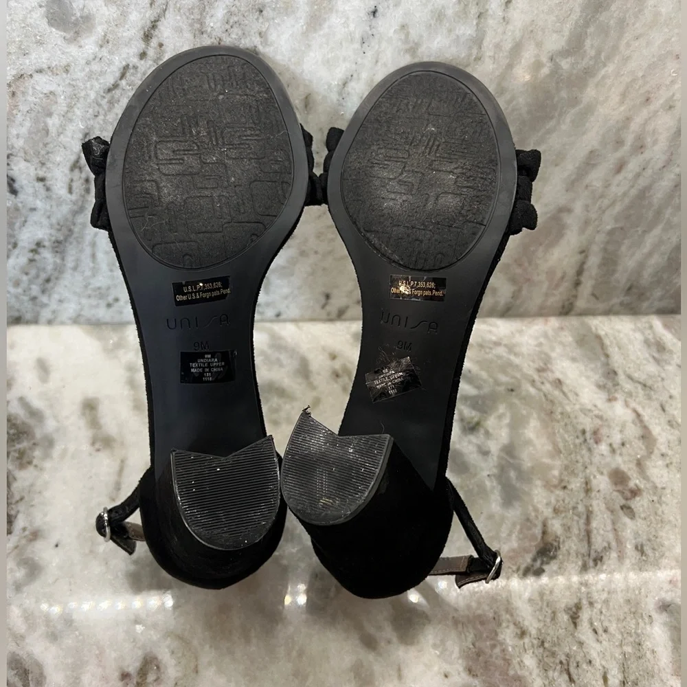 Unisa Undiara Wedding Party Formal Black Ruffle Ankle Strap Block Heels Sz 9